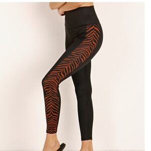 Beach Riot Tiger Leggings Womens Size XS Black High Rise Active Pants Athleisure